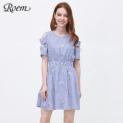 Roem洛妍夏季新品竖条纹露肩刺绣连衣裙RCOW72520T