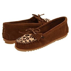 Minnetonka 迷你唐卡 Leopard Kilty Moc 女款休闲鞋